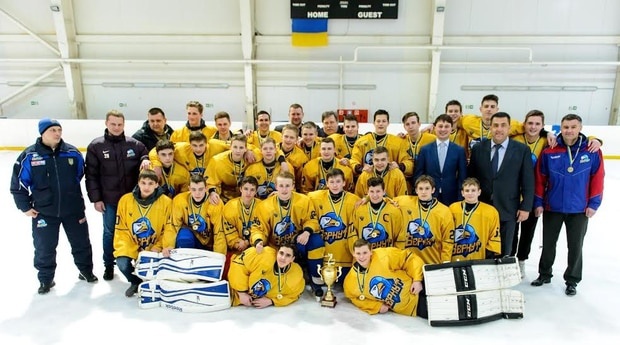 Украинская хоккейная команда “Беркут” впервые победила в открытом чемпионате Беларуси