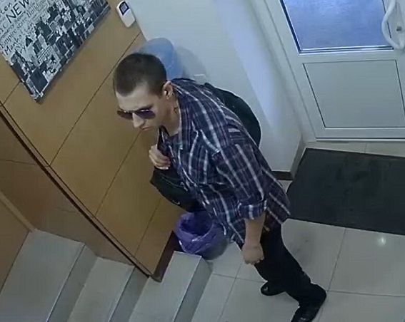 Во время ограбления обменника в Киеве злоумышленник ранил копа (фото, видео)