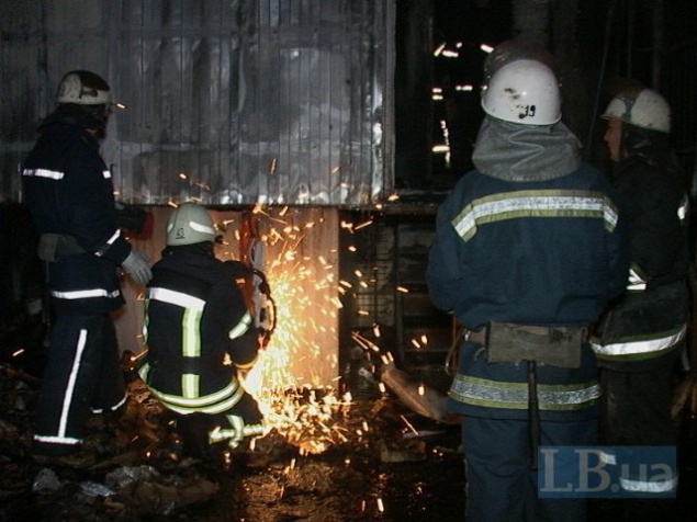 На Троещине в Киеве горел супермаркет (фото, видео)