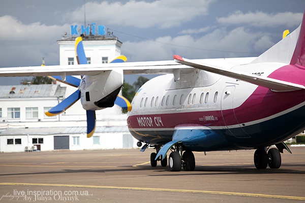 В аэропорту “Киев” (Жуляны) начали выполнять регулярные авиарейсы во Львов