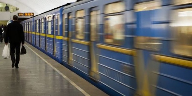 В киевском метро задержали мужчину с наркотиками