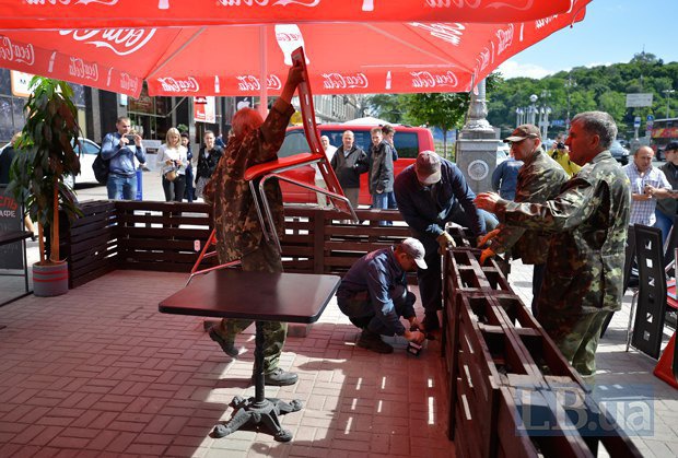 Кафе “Каратель” на Майдане Независимости оставили без летней площадки (фото)
