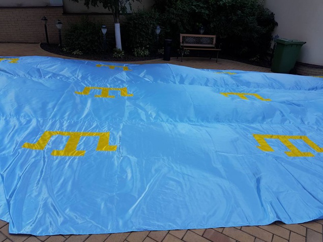 Сегодня на Майдан Независимости в Киеве принесут огромный крымскотатарский флаг