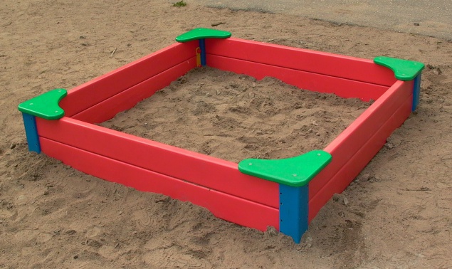У Кличка попросили 100 тонн песка для детских песочниц