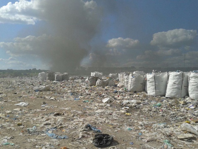 Под Киевом на свалке горит мусор из Львова
