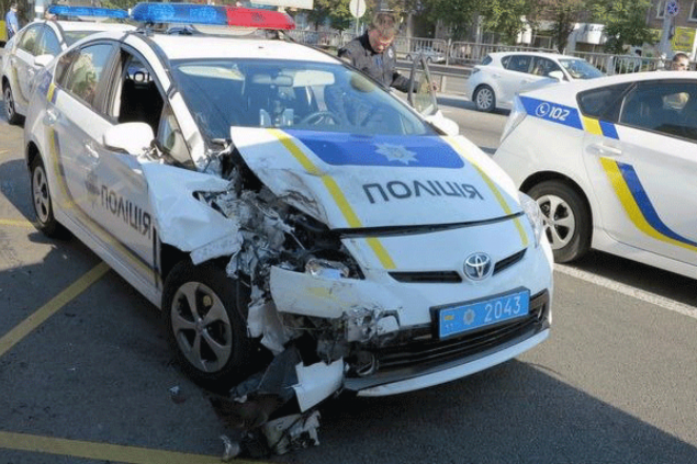 Киевские патрульные с начала года разбили больше половины служебных авто
