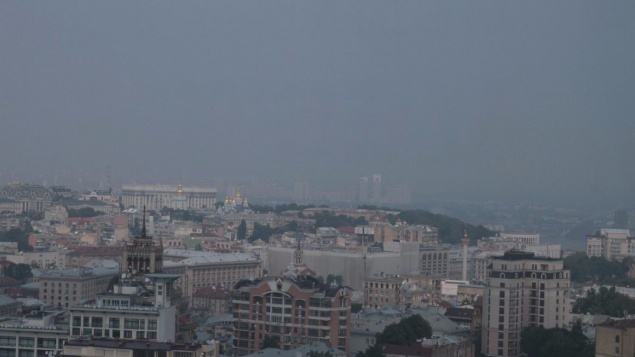 В Киеве продолжает расти уровень загрязнения воздуха