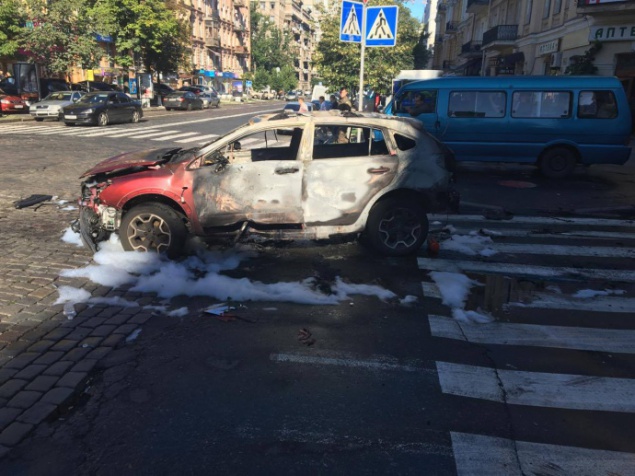 В автомобиле журналиста Шеремета сработало взрывное устройство (фото)