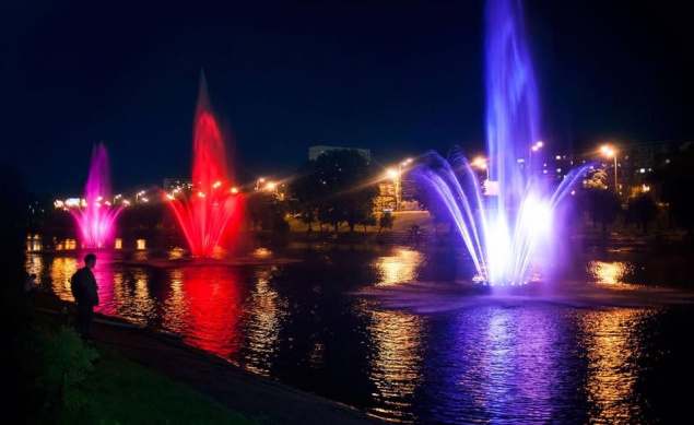 На Русановском канале в Киеве сегодня откроют вторую очередь фонтанов (фото)