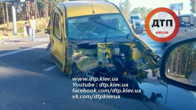 Под Киевом столкнулись 5 автомобилей (фото)