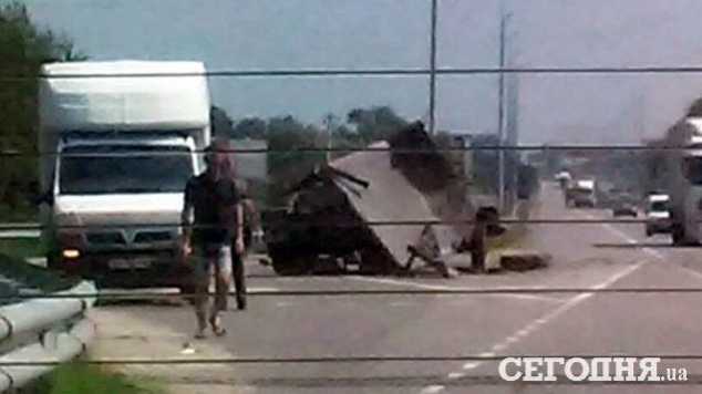 Под Киевом автобус с пассажирами протаранил грузовик (фото)