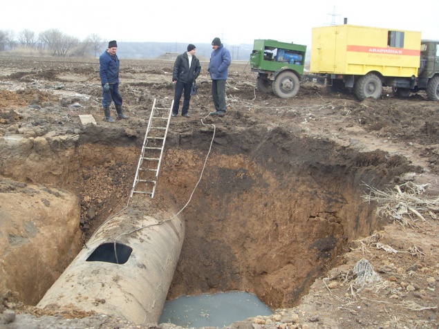 Ремонт канализационного коллектора на проспекте Бажана планируют завершить в сентябре
