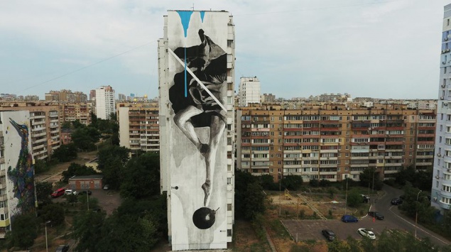 В Киеве греческий художник нарисовал новый мурал