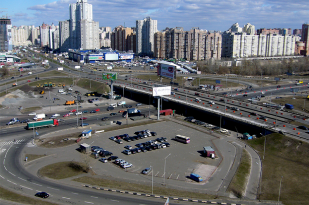 На столичной станции метро “Осокорки” открыли переход после ремонта