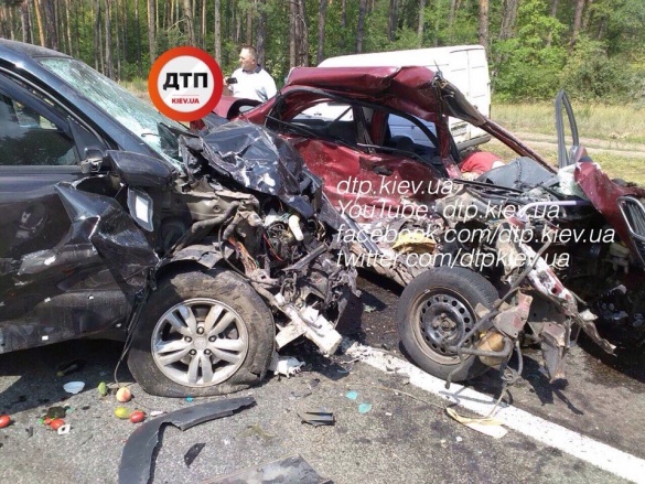 На Гостомельском шоссе произошла масштабная дорожная авария