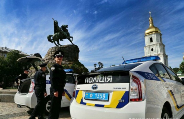 Охранять порядок во время матчей Лиги чемпионов в Киеве будут более 1200 полицейских и нацгвардейцев