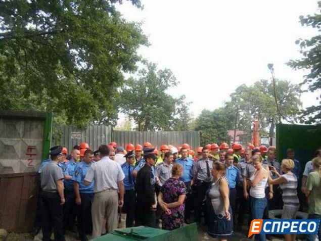 В Святошинском районе Киева произошел конфликт между застройщиком и местными жителями