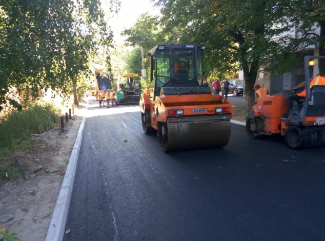 “Киевавтодор” хочет успеть до конца года выполнить план по внутриквартальному ремонту дорог