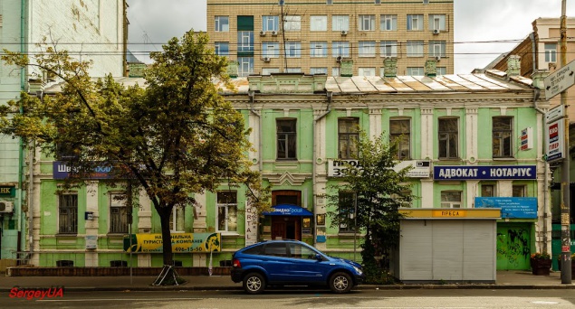 В центре Киева ведется очередная “варварская” пристройка к историческому зданию, - депутат Марченко