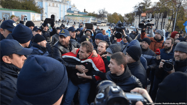 “Конопляный марш” в Киеве закончился дракой и задержанием четырех активистов (фото, видео)