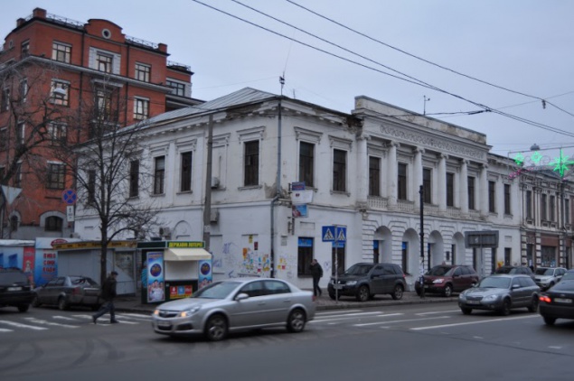 Столичная прокуратура требует вернуть Киеву историческое здание военного комиссариата на Подоле