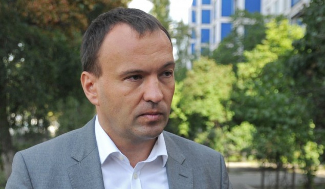 Фракции “Единство” и “Солидарность” задобрили Ахметова на полмиллиарда гривен из столичного бюджета