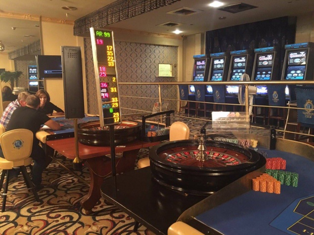 В центре Киева “накрыли” подпольное VIP-казино (фото)