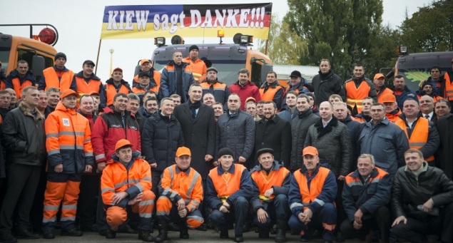 Кличко пообещал киевлянам зиму без форс-мажоров и отправил лучших работников “Киевавтодора” в Египет (фото)