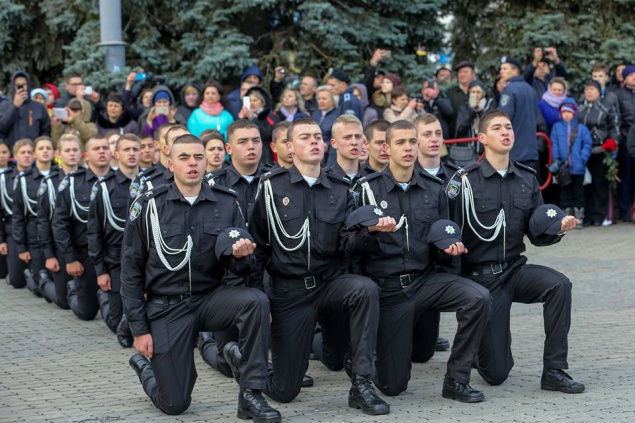В Киеве почти 700 курсантов Нацакадемии МВД приняли присягу Украине (фото, видео)