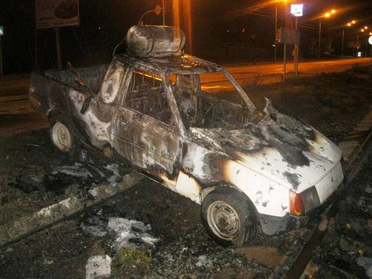 В Вышгороде трое молодчиков ради “развлекухи” угнали “Таврию”, а потом сожгли авто (фото)