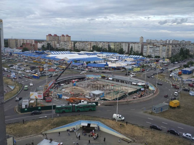 В КП “Киевский метрополитен” уверяют, что строительство ТРЦ “Оазис” не вредит станции “Героев Днепра”