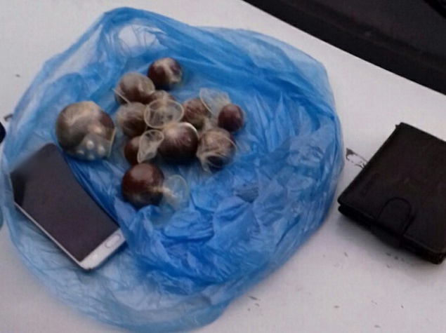 Полицейские задержали киевлянина с пакетами с ацетилированным опием