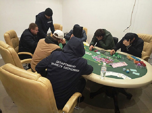 В Печерском районе столицы “накрыли” “казино для своих” (фото)