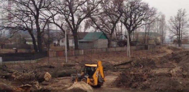 Жители Украинки ополчились на местную власть из-за скандального строительства (видео)