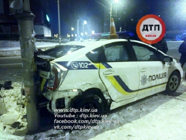 В Киеве полицейские разбили еще один автомобиль