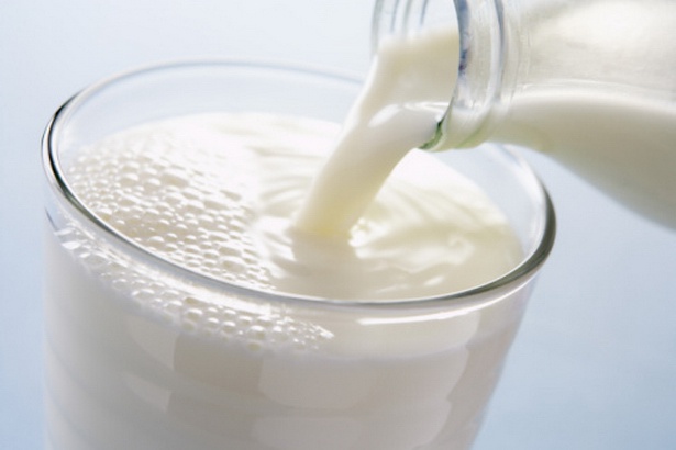 Фирма, ранее торговавшая дорогим картофелем, продала КГГА молоко за полмиллиона гривен