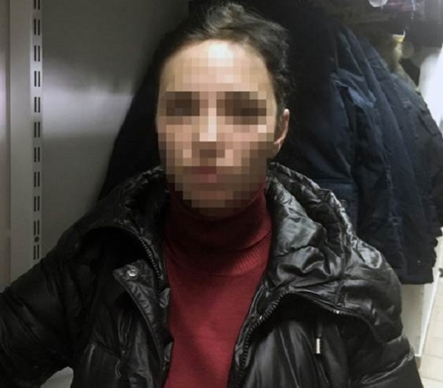 В Киеве задержали похитительницу обуви (фото)