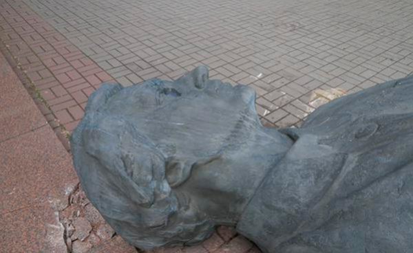 В мэрии Киева допускают, что часть демонтированных коммунистических памятников была украдена