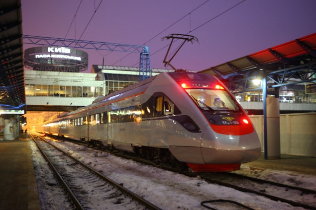Скоростной поезд Киев-Тернополь с декабря будет курсировать до Львова