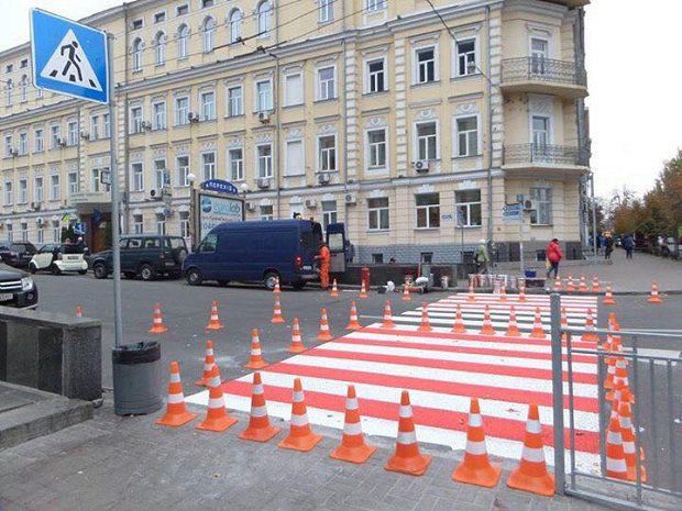 На Крещатике в Киеве планируют обустроить 9 наземных пешеходных переходов