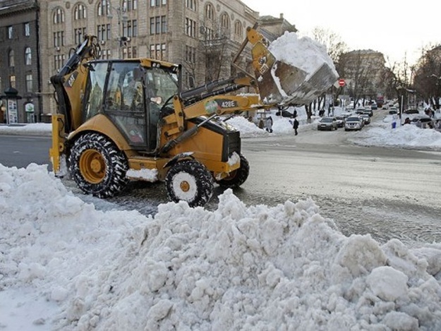 Зимой на уборке дорог от снега в Киеве не будут использовать реагенты - Кличко