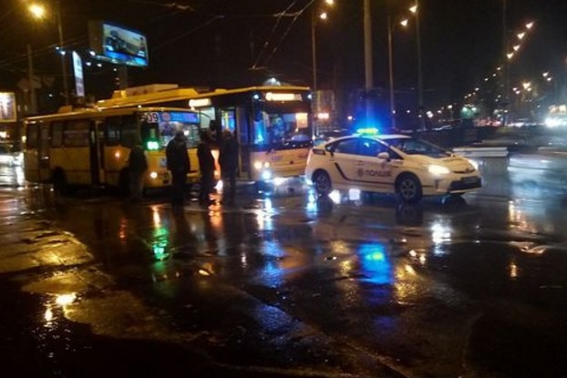 ДТП на Троещине заблокировало движение 5 столичных маршрутов троллейбусов