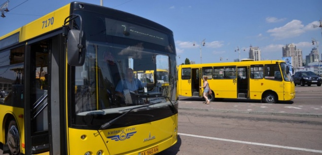 Из-за прорыва трубы на улице Милютенко временно заблокировано движение троллейбусов и автобусов на четырех маршрутах