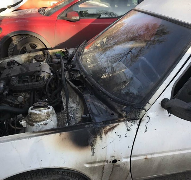 В Киеве сожгли авто общественника, выступавшего против сноса МАФов