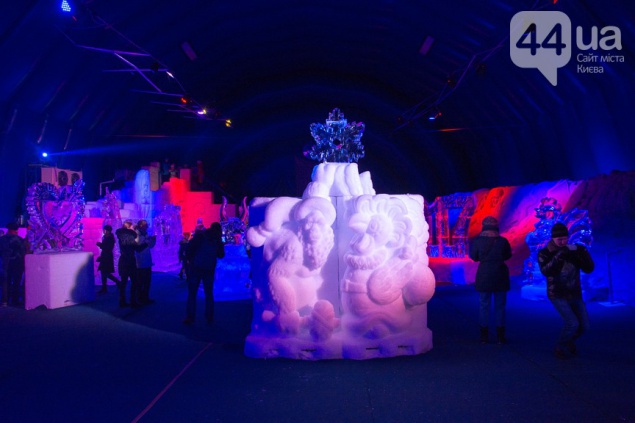 В Киеве открылась выставка ледяных скульптур (фото)