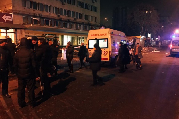 В потасовке возле метро “КПИ” пострадали 5 человек - полиция