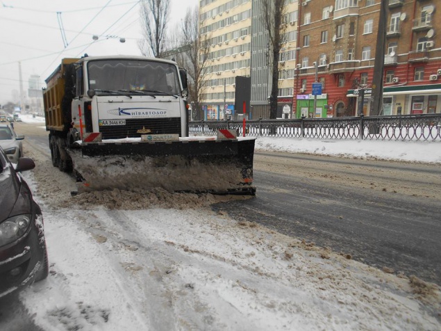 Снегоуборочная техника “Киевавтодора” работает с 5 утра - КГГА