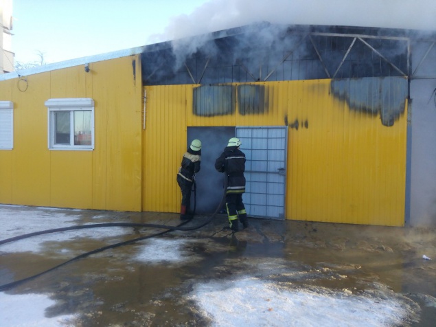 В Барышевке на Киевщине едва не сгорел супермаркет “Наш край” (фото)