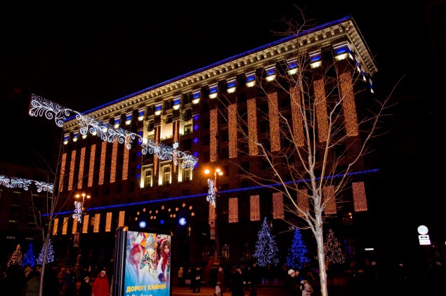 3000 гирлянд и 300 светодиодных фигур за миллион гривен украшают Киев в этом Новом году - КГГА