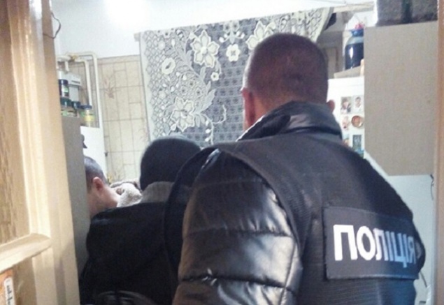 В Киеве мужчина расчленял и закатывал трупы в банки - полиция (фото)